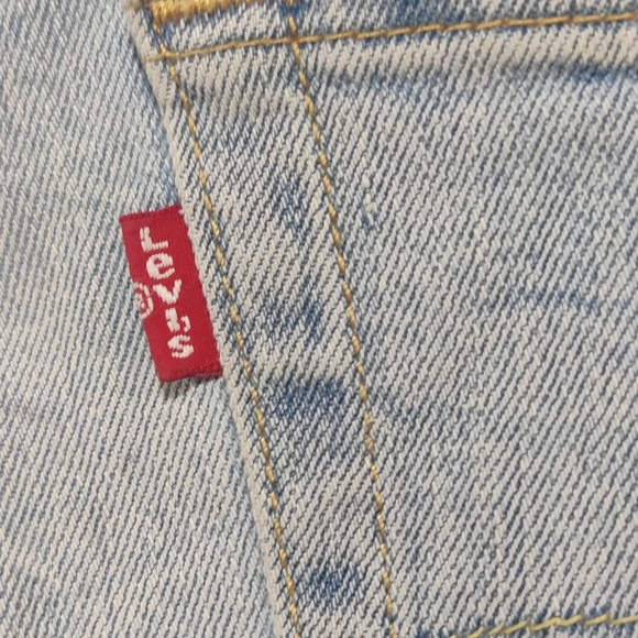 Levi's Jeans - Picture 3 of 5